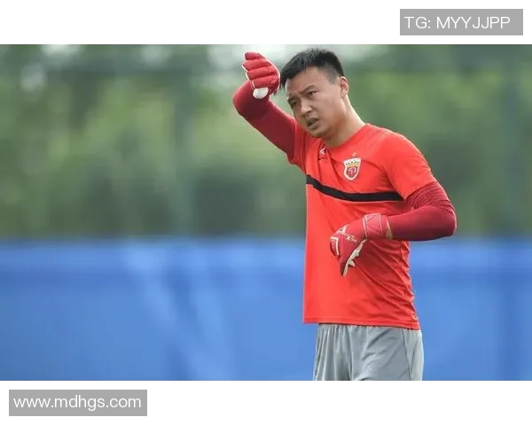 沪媒：柔佛48次射门无法叩开海港大门，候补门将陈威一战封神